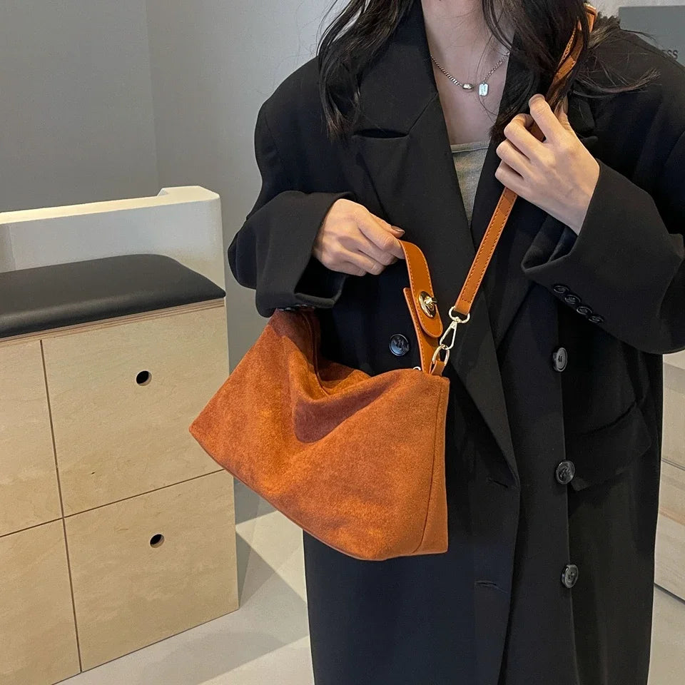 Brown Suede Shoulder Bag – Adjustable Strap and Gold-Tone Zip