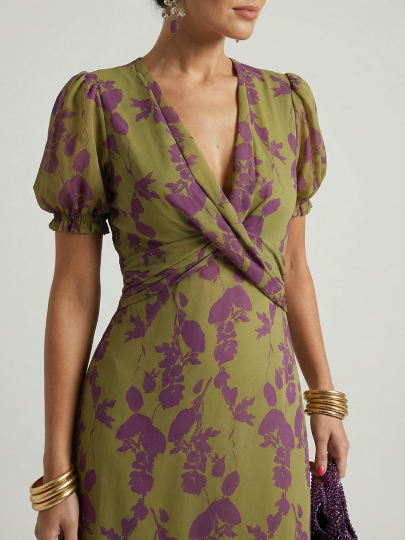 Casual Floral Midi Dress with Flowing Cut