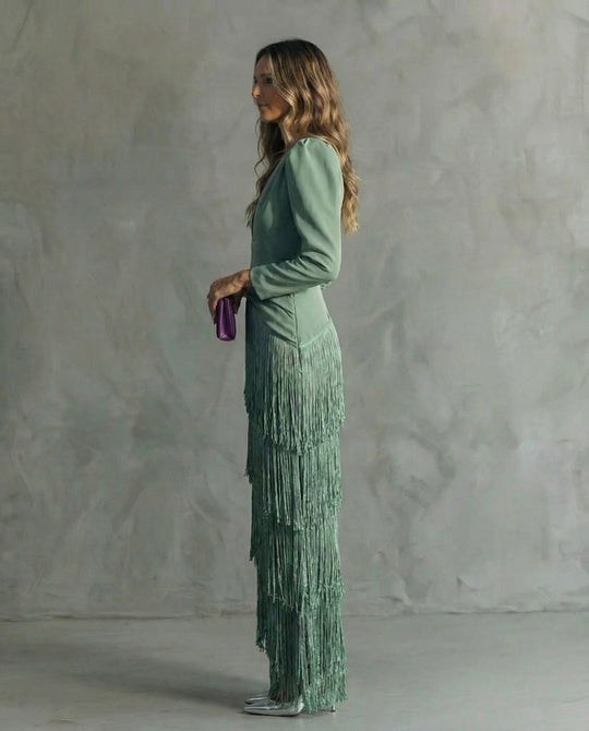 Chic Midi Dress with Statement Fringe Sleeves