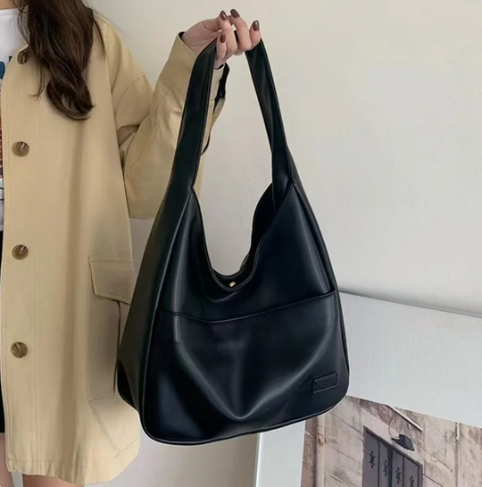 Large Black Faux Leather Shoulder Bag – Spacious Adjustable-Strap Style