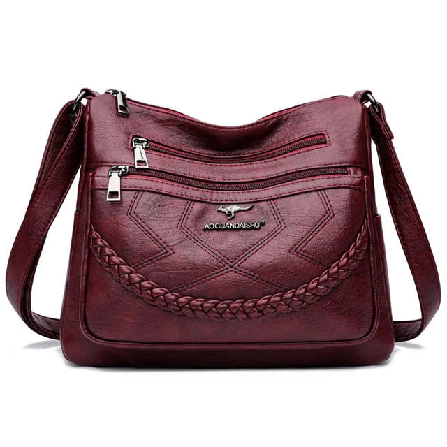 Soft Leather Crossbody Bag – 23 × 27 cm with Zip and Magnetic Closure
