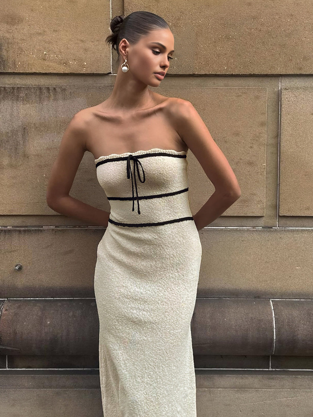 Strapless Bouclé Midi Dress – Fitted Tube Style with Black Detailing