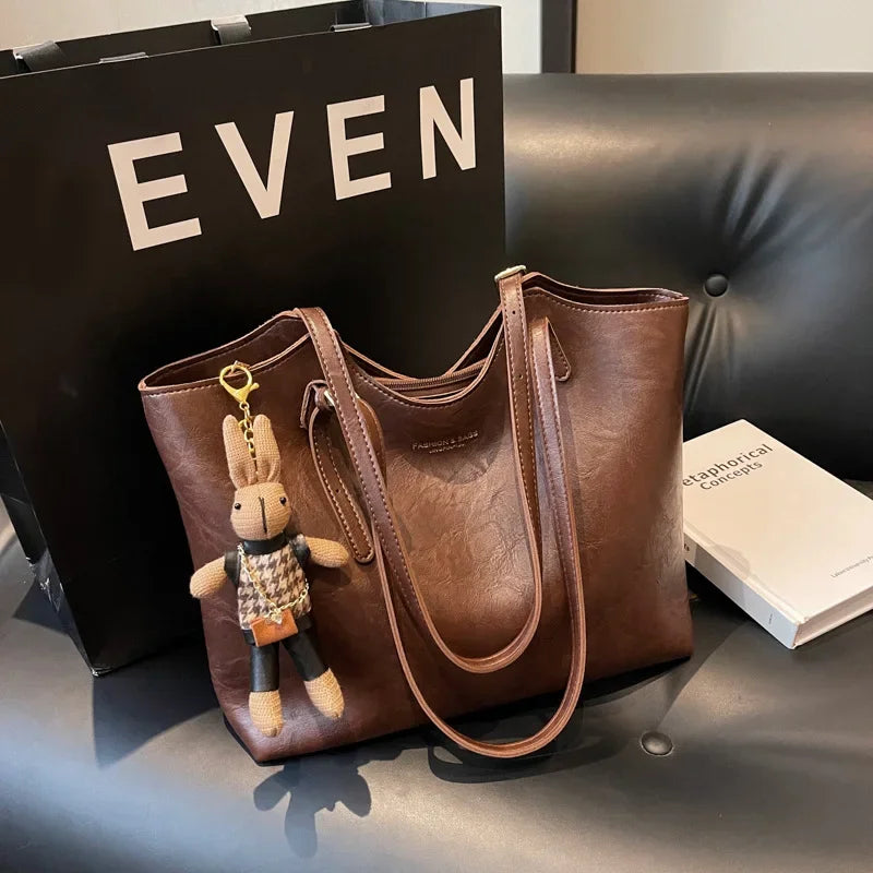 Vegan Leather Shoulder Bag – Spacious Everyday Work and Shopping Style