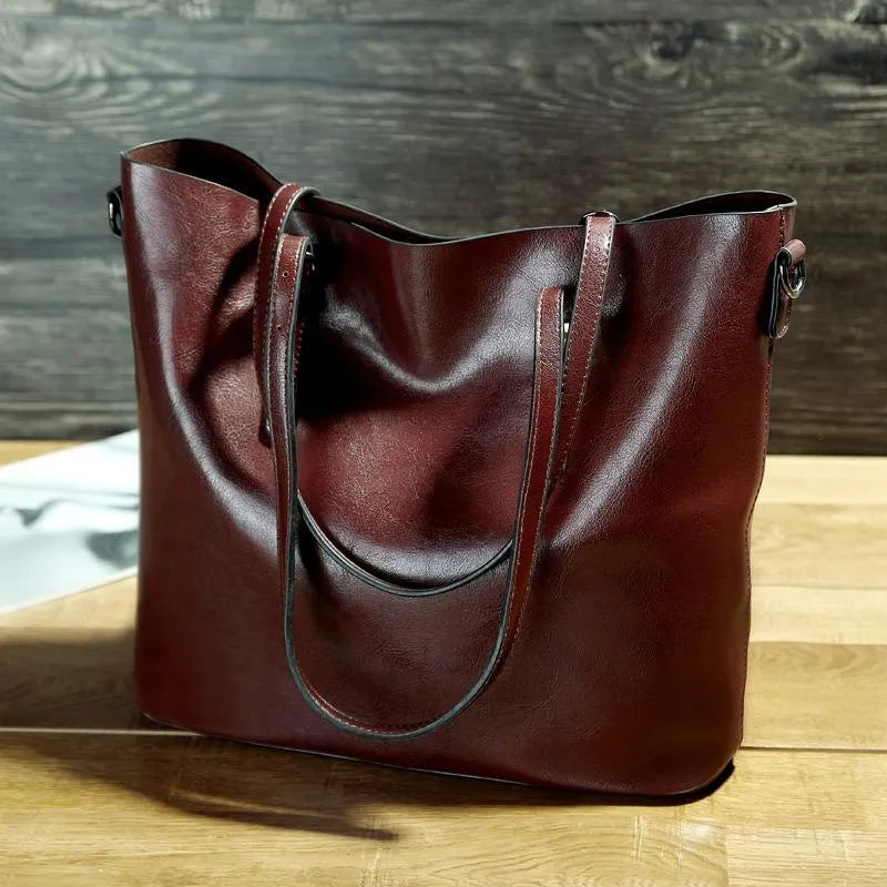 Vintage Faux Leather Shoulder Bag – Magnetic Flap and Adjustable Strap
