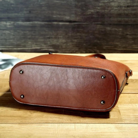 Vintage Faux Leather Shoulder Bag – Magnetic Flap and Adjustable Strap