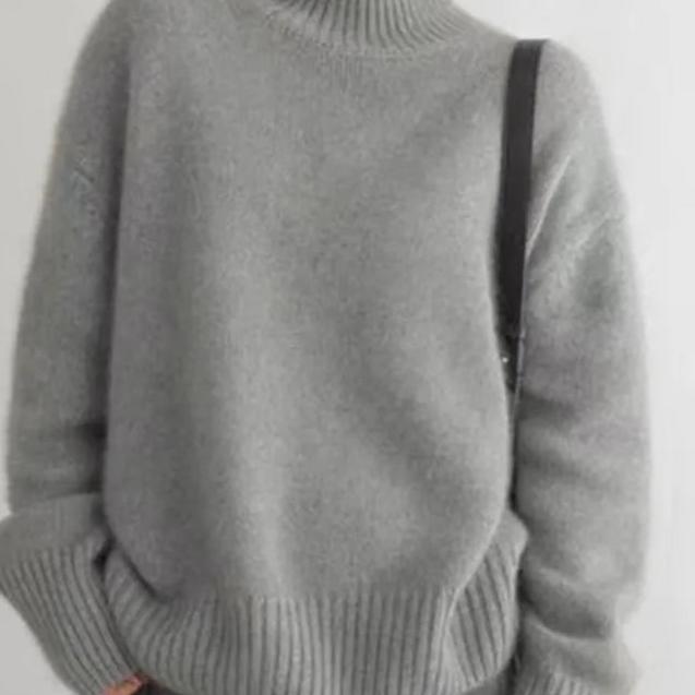 Women’s 100% Cashmere Turtleneck – Oversized Soft Luxury Sweater