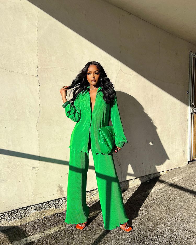 Women’s Colourful Two-Piece Set – Relaxed Blouse and Loose Trousers