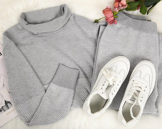 Women’s Fleece Lounge Set – Warm Long-Sleeve Top and Elastic-Waist Trousers