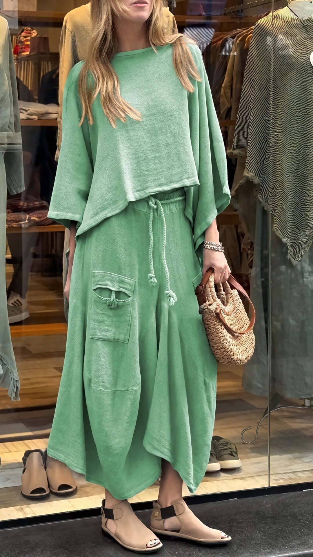 Women’s Loose Two-Piece Set – Drawstring Wide Trousers with Pockets