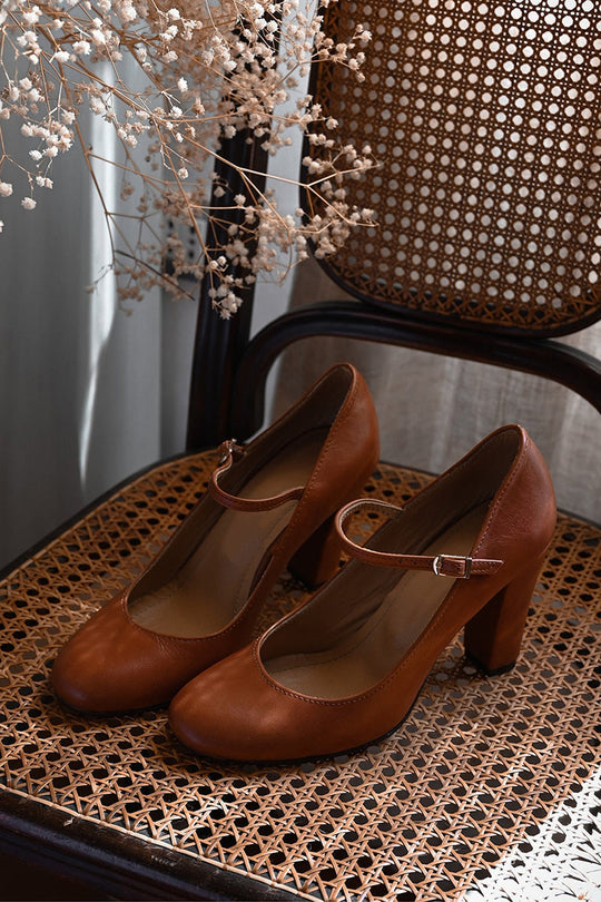 Women’s Low Block-Heel Sandals with Adjustable Buckle – Brown