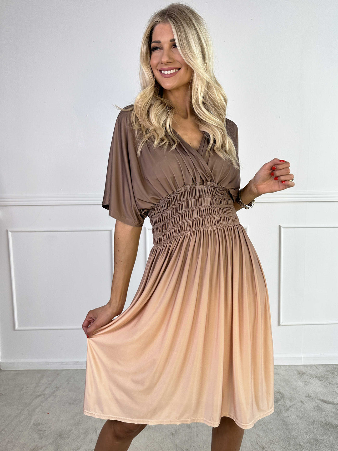 Women’s Ombre V-Neck Midi Dress – Flowing Summer Style