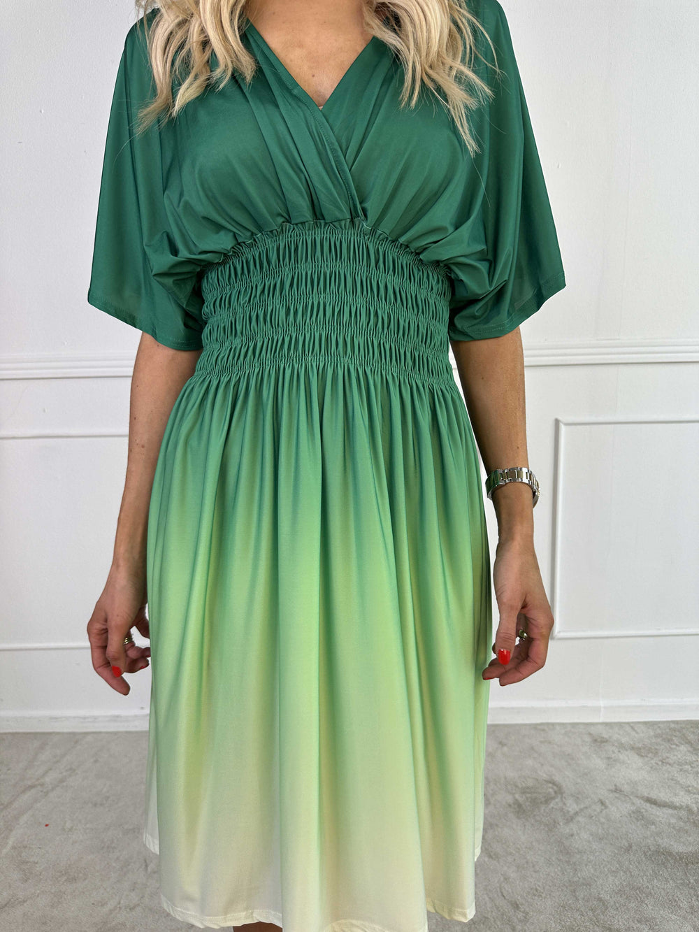 Women’s Ombre V-Neck Midi Dress – Flowing Summer Style
