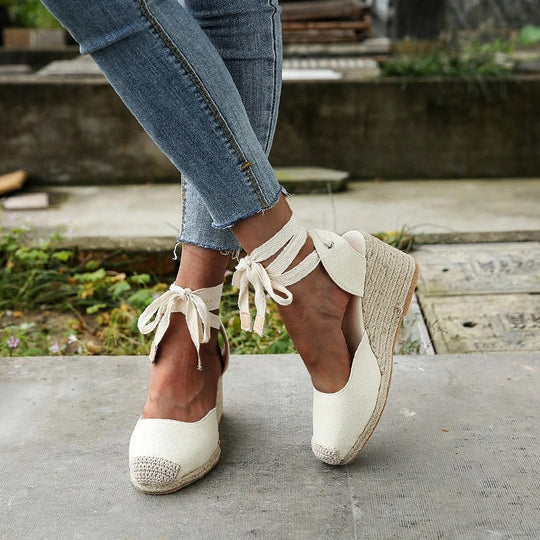 Women’s Open Wedge Sandals with Decorative Bow