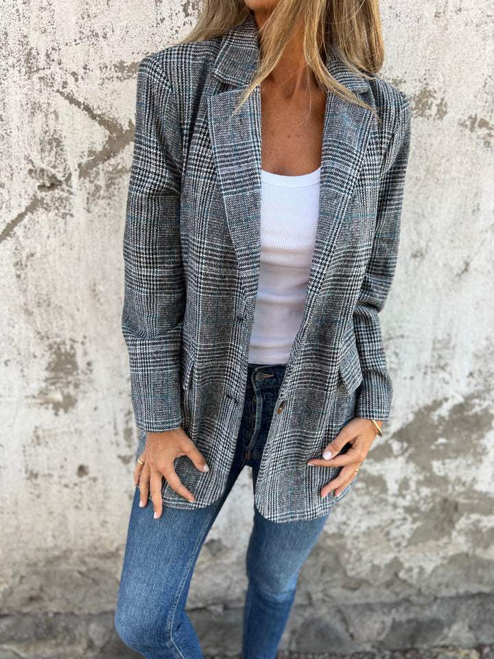 Women's Oversized Plaid Jacket – Button-Front Lapel Blazer