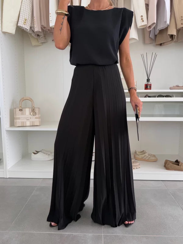 Women’s Pleated Two-Piece Set – Relaxed Top and Wide-Leg Trousers