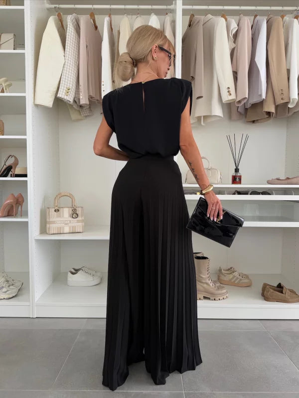 Women’s Pleated Two-Piece Set – Relaxed Top and Wide-Leg Trousers