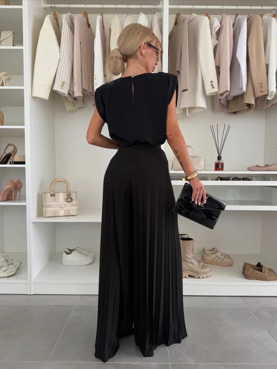 Women’s Pleated Two-Piece Set – Relaxed Top and Wide-Leg Trousers