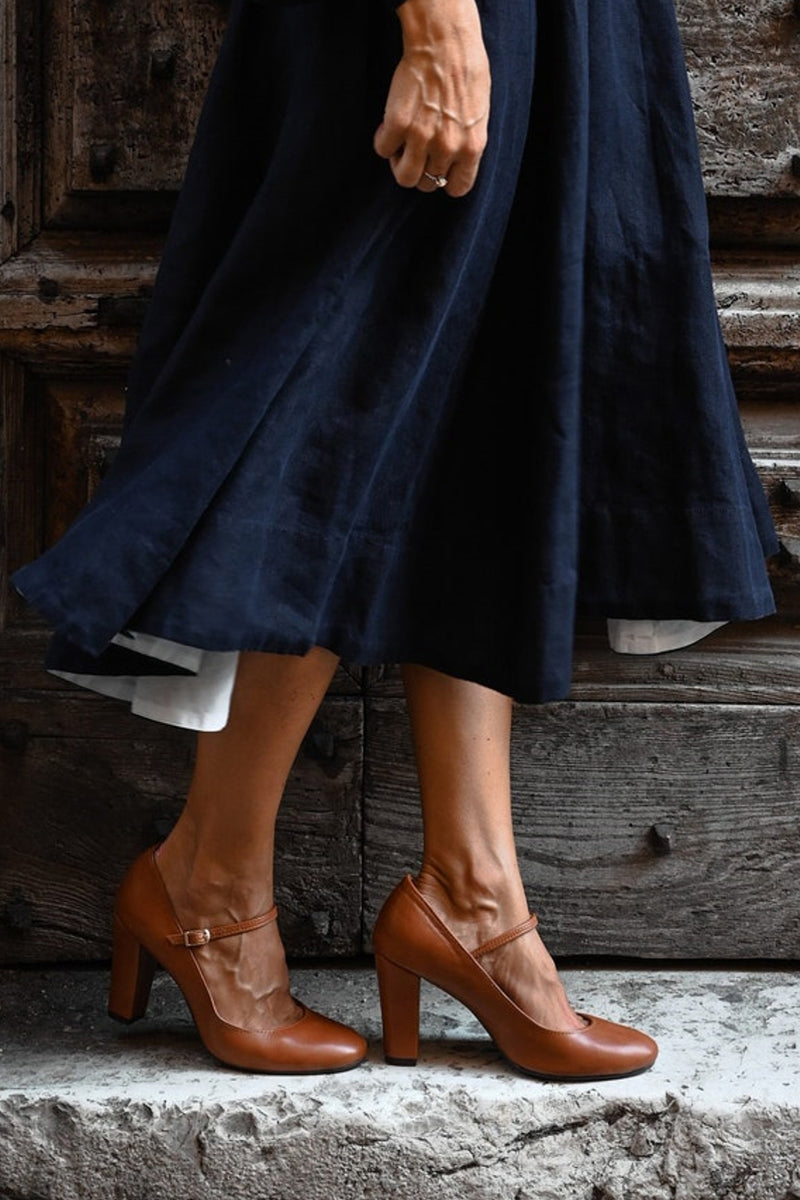 Women's Round-Toe Pumps with Wide Heel and Buckle Strap